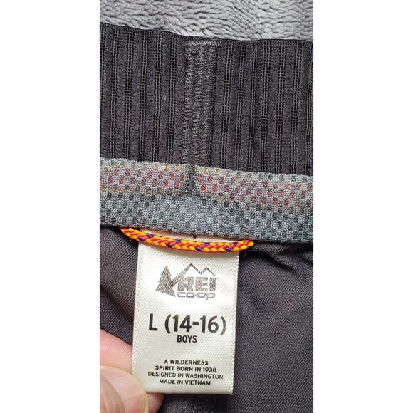 REI Co-op Boys Sz L 14-16 Athletic Active Shorts 3 Pockets Gray Activewear C30 - Picture 5 of 10